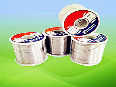 63錫絲的圖片--巨一焊錫，焊錫63錫絲的外觀特征，以便您有一個大致的視覺63錫絲通常會被卷成盤狀，放在塑料或紙質包裝內，便于存儲和使用。