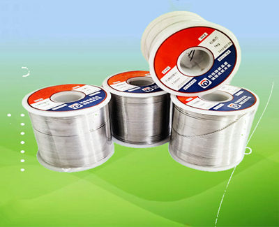 焊錫絲在電子制造業(yè)、機(jī)械制造業(yè)以及其他需要焊接的領(lǐng)域中發(fā)揮著重要的作用