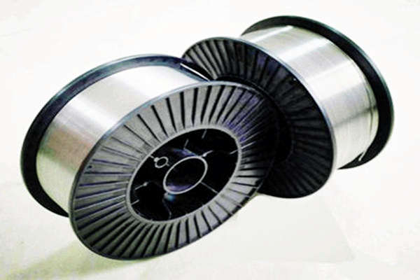 高效鍍鋅專用鋅絲，工廠直供價(jià)格實(shí)惠，這波真香現(xiàn)場(chǎng)你怎能錯(cuò)過？【錫鋅絲】